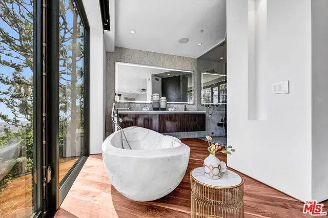 $6,499,000 | 8526 Hollywood Boulevard, Los Angeles, CA 90069