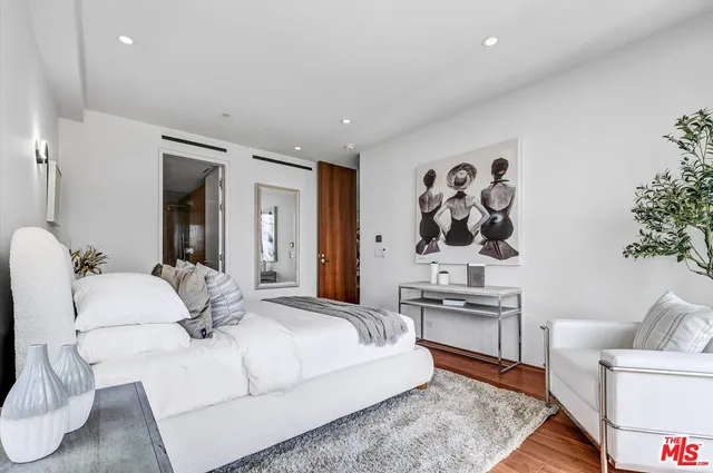 $6,499,000 | 8526 Hollywood Boulevard, Los Angeles, CA 90069