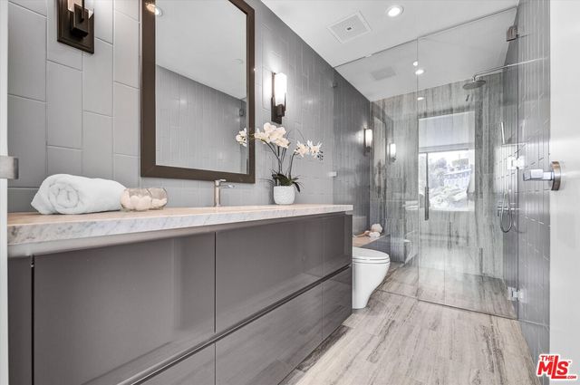 $6,499,000 | 8526 Hollywood Boulevard, Los Angeles, CA 90069