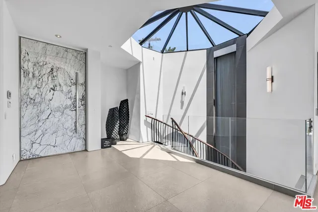 $6,499,000 | 8526 Hollywood Boulevard, Los Angeles, CA 90069