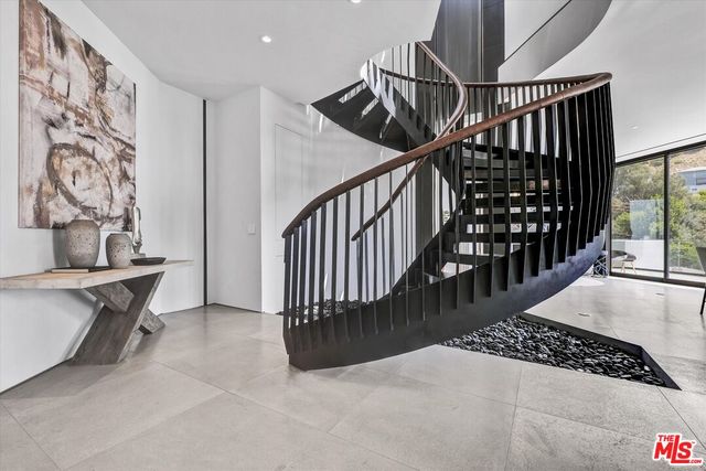 $6,499,000 | 8526 Hollywood Boulevard, Los Angeles, CA 90069