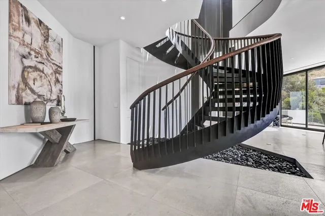 $6,499,000 | 8526 Hollywood Boulevard, Los Angeles, CA 90069