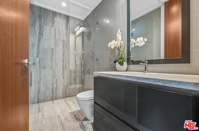 $6,499,000 | 8526 Hollywood Boulevard, Los Angeles, CA 90069