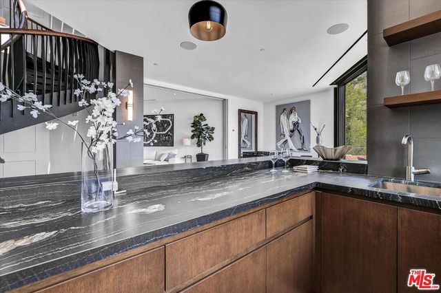 $6,499,000 | 8526 Hollywood Boulevard, Los Angeles, CA 90069