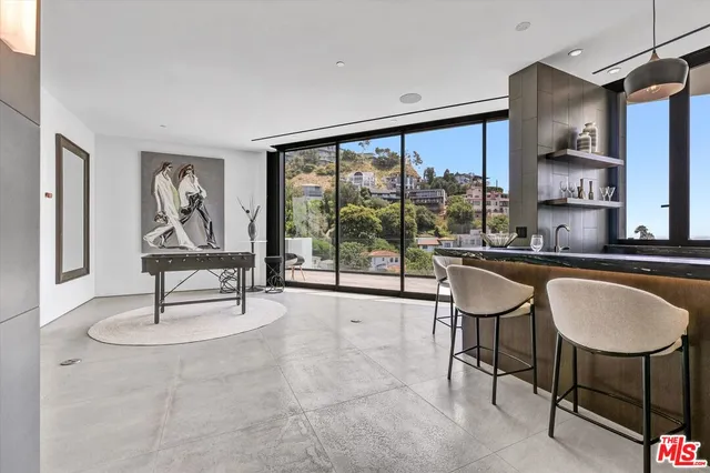 $6,499,000 | 8526 Hollywood Boulevard, Los Angeles, CA 90069