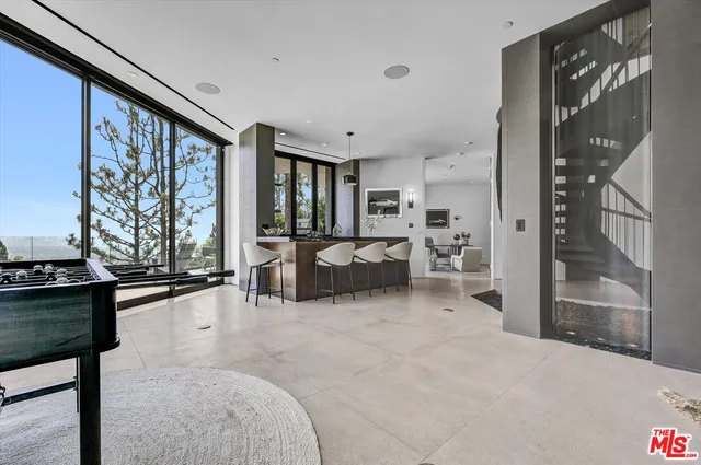 $6,499,000 | 8526 Hollywood Boulevard, Los Angeles, CA 90069