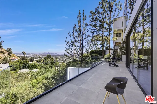 $6,499,000 | 8526 Hollywood Boulevard, Los Angeles, CA 90069