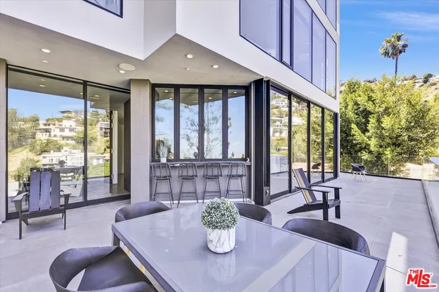 $6,499,000 | 8526 Hollywood Boulevard, Los Angeles, CA 90069