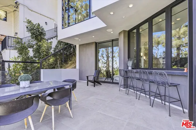 $6,499,000 | 8526 Hollywood Boulevard, Los Angeles, CA 90069