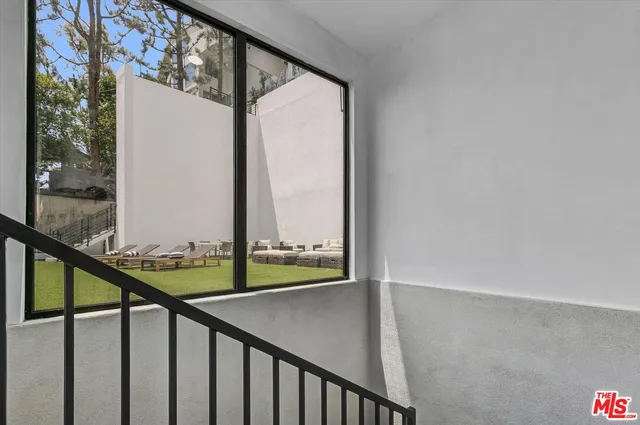 $6,499,000 | 8526 Hollywood Boulevard, Los Angeles, CA 90069