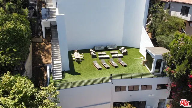 $6,499,000 | 8526 Hollywood Boulevard, Los Angeles, CA 90069