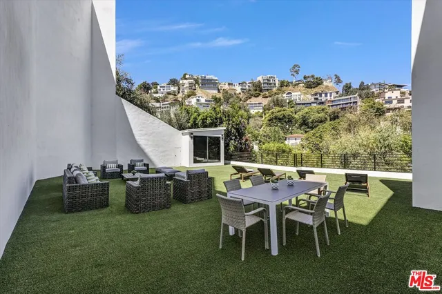 $6,499,000 | 8526 Hollywood Boulevard, Los Angeles, CA 90069