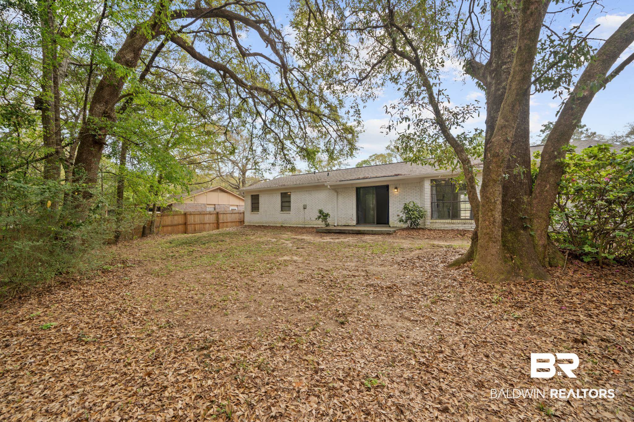 5716 Post Oak Court Mobile, AL 36609 - Photo 17 of 23 Backview