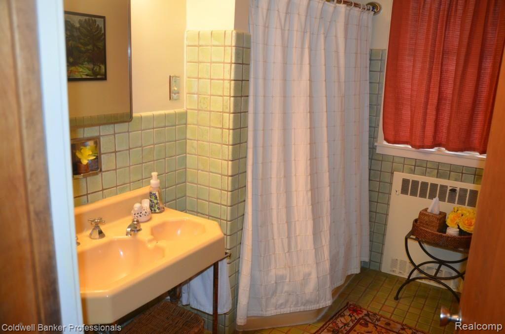 125 Guilford Road Bloomfield Hills, MI 48304 - Photo 15 of 26 DSC_0578.jpg