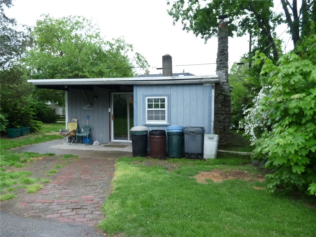195 Sowams Road Barrington, RI 02806 - Photo 3 of 18 Gallery Image 3