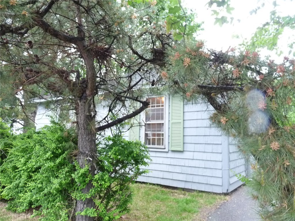195 Sowams Road Barrington, RI 02806 - Photo 8 of 18 Gallery Image 8