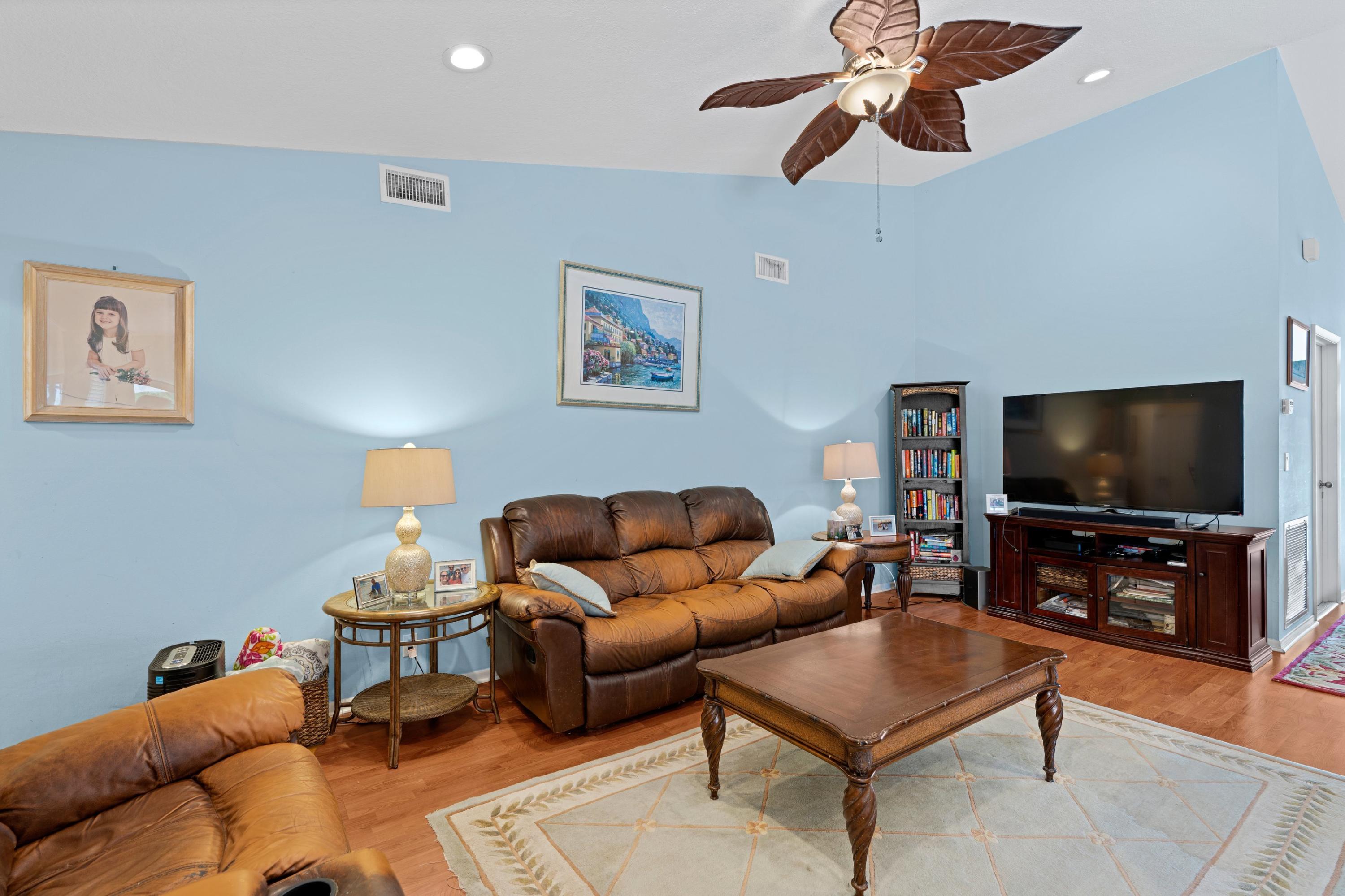 980 Northwest 8th Street Boca Raton, FL 33486 - Photo 9 of 30 Family Room