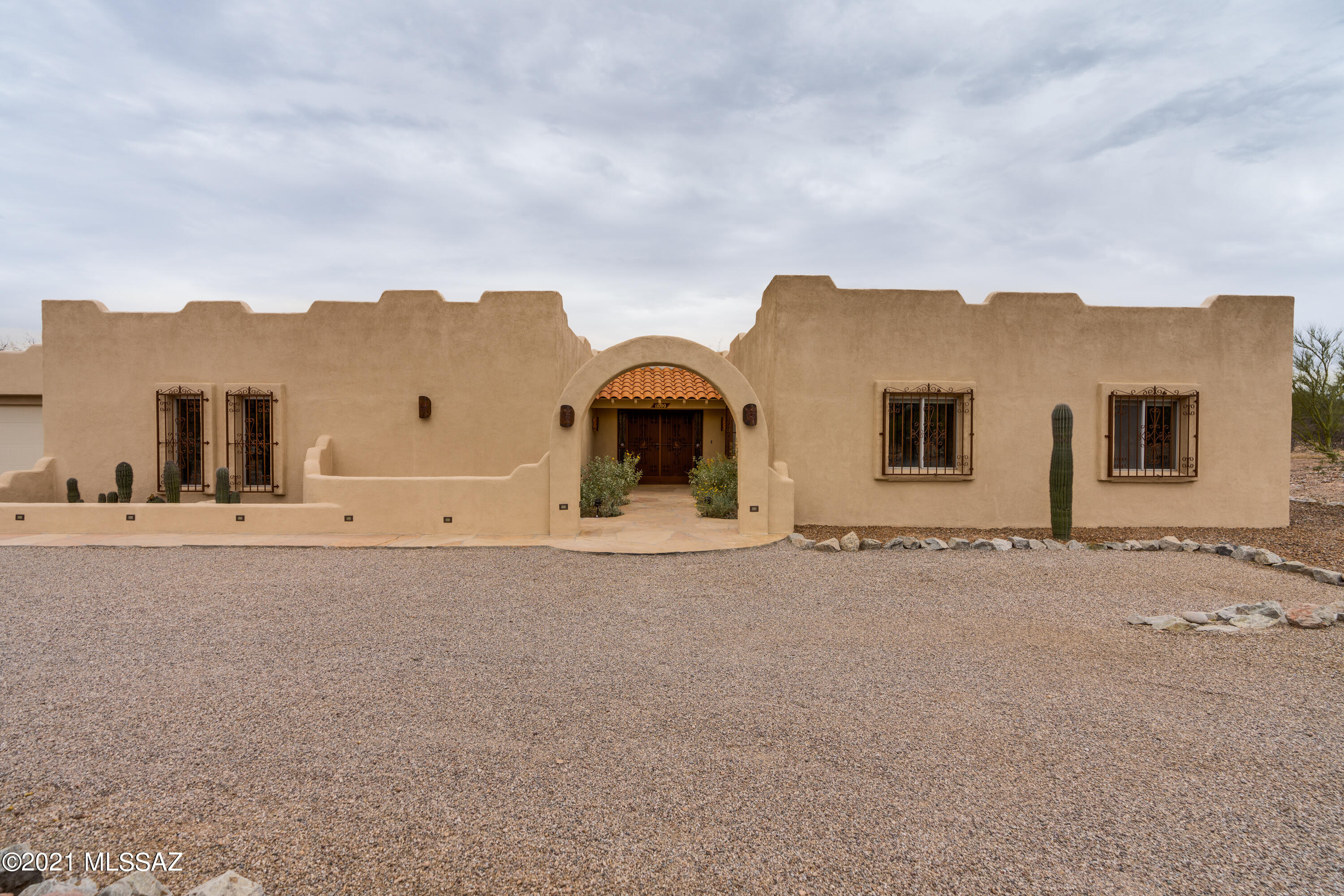 11000 East Limberlost Road Tucson, AZ 85749 - Photo 1 of 39 Gallery Image 1