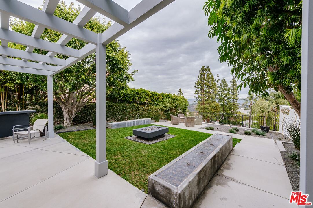12655 Promontory Road Los Angeles, CA 90049 - Photo 14 of 43