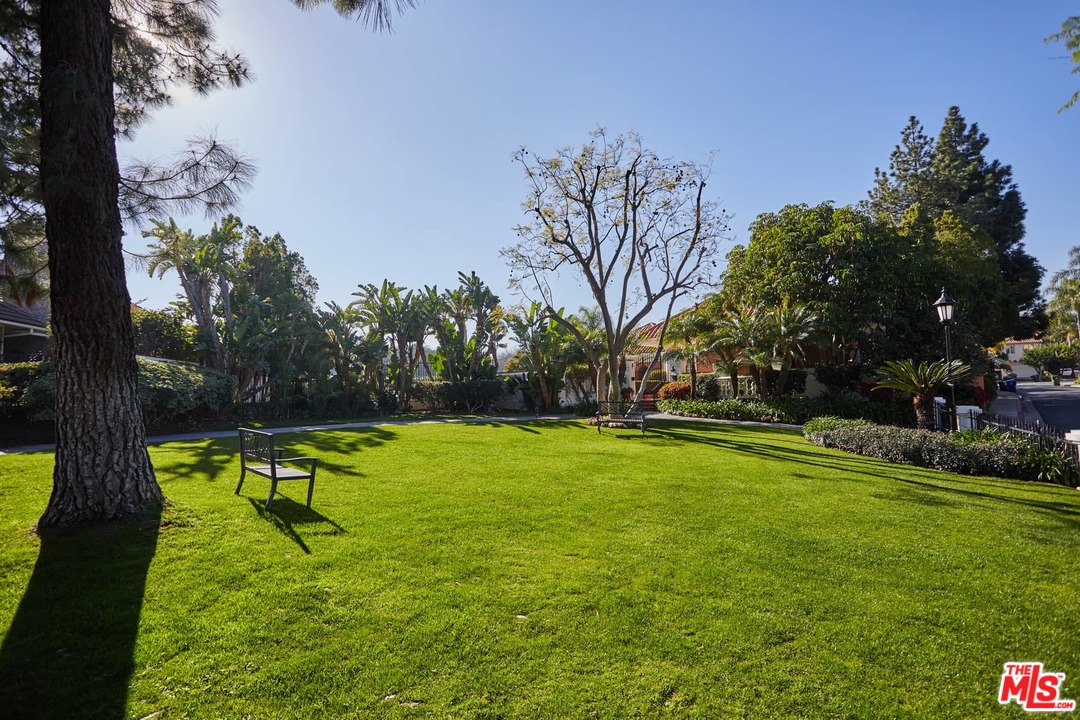 12655 Promontory Road Los Angeles, CA 90049 - Photo 40 of 43