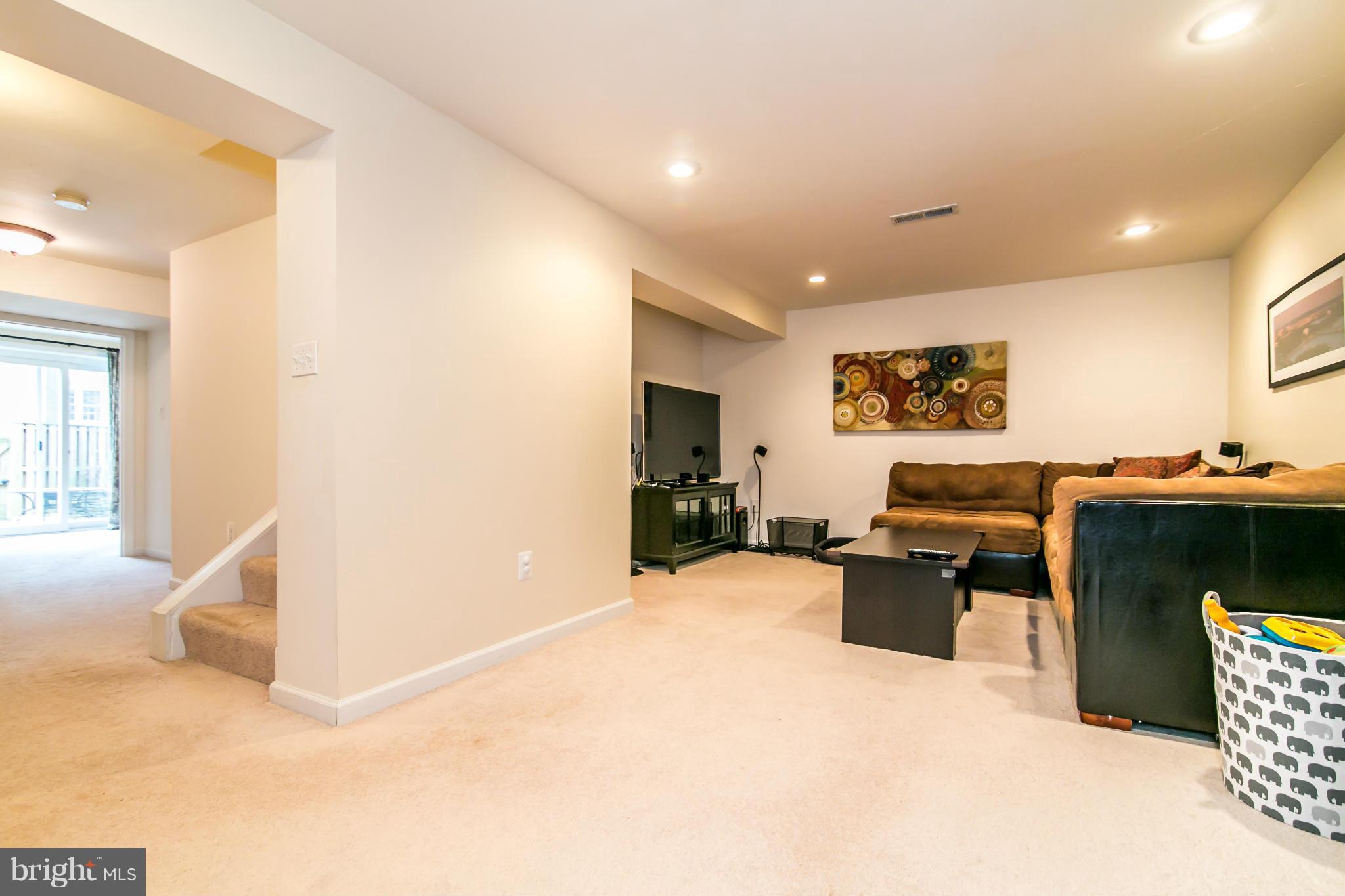 11868 St Trinians Court Reston, VA 20191 - Photo 23 of 30 Lower level