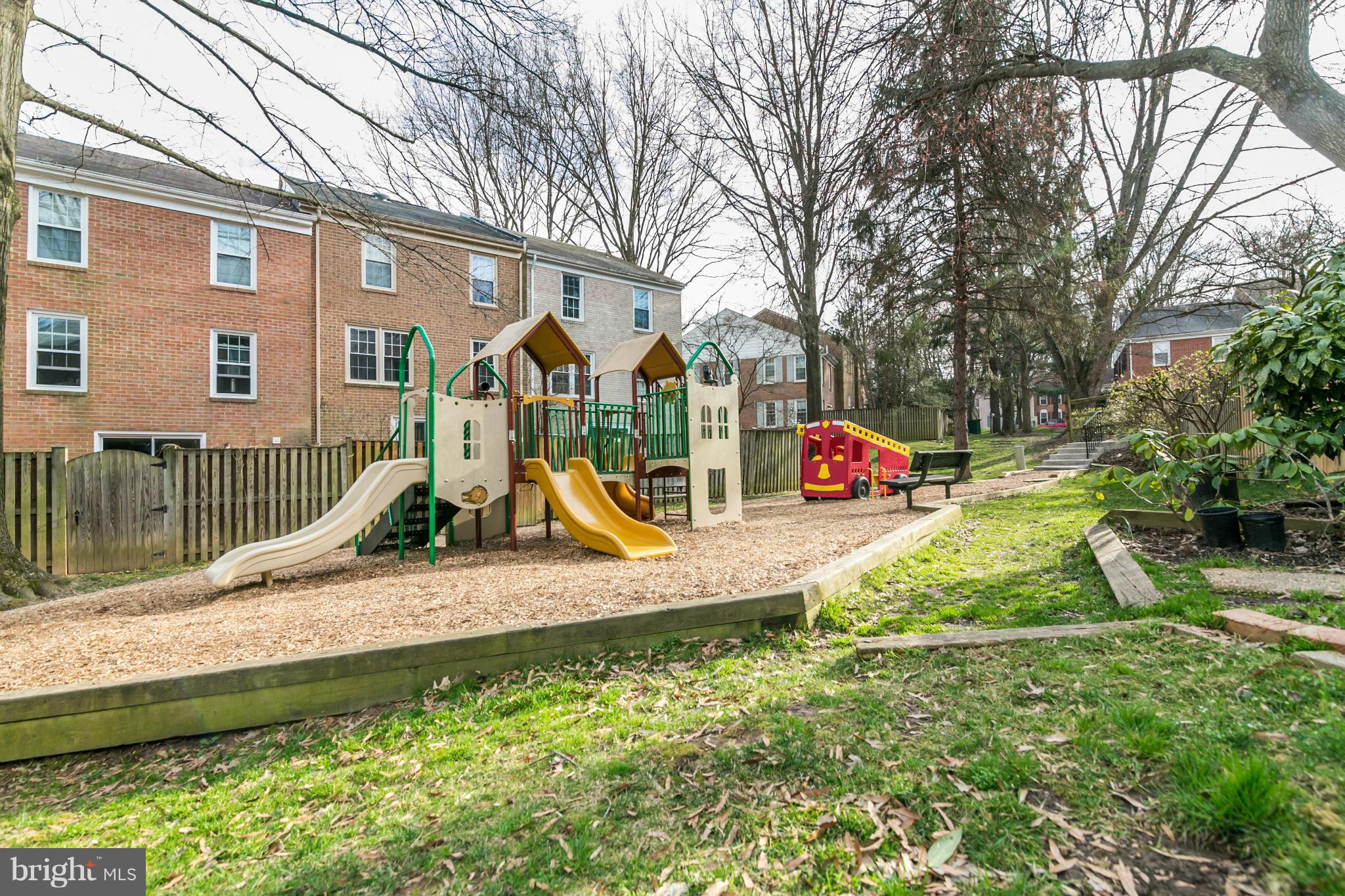 11868 St Trinians Court Reston, VA 20191 - Photo 30 of 30 Exterior (Rear)