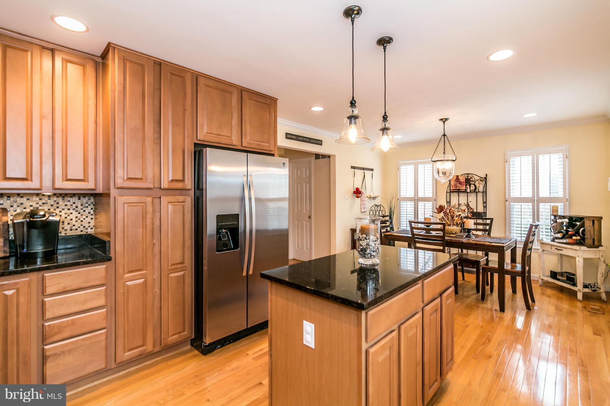 11868 St Trinians Court Reston, VA 20191 - Photo 8 of 30 Kitchen