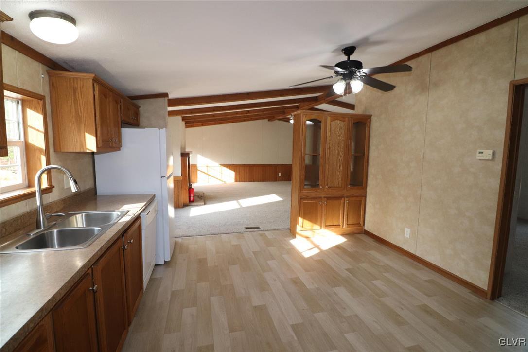 232 Lauchnor Road Lehighton, PA 18235 - Photo 11 of 34 Gallery Image 11