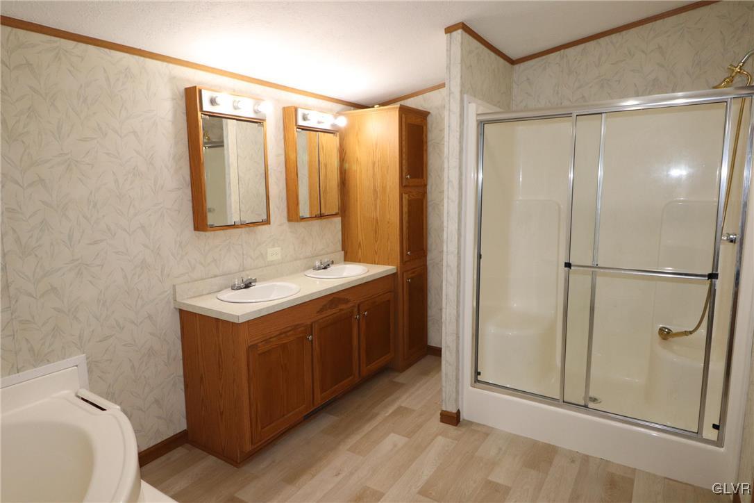 232 Lauchnor Road Lehighton, PA 18235 - Photo 17 of 34 Main Bathroom