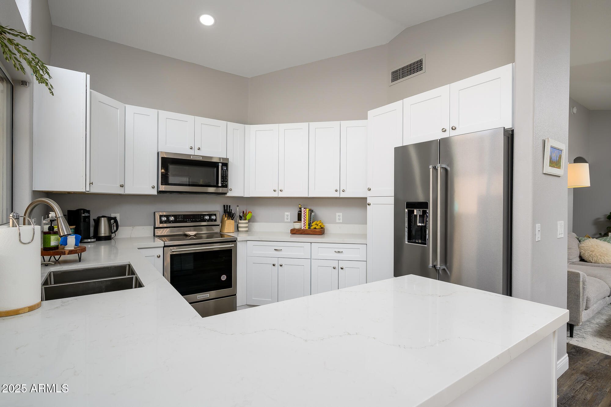 4636 East Danbury Road Phoenix, AZ 85032 - Photo 6 of 27 Danbury-16