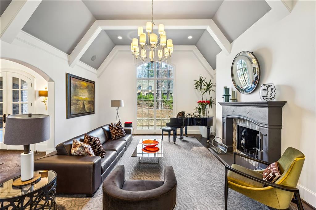 105 Kingston Manor Northeast Atlanta, GA 30342 - Photo 13 of 104