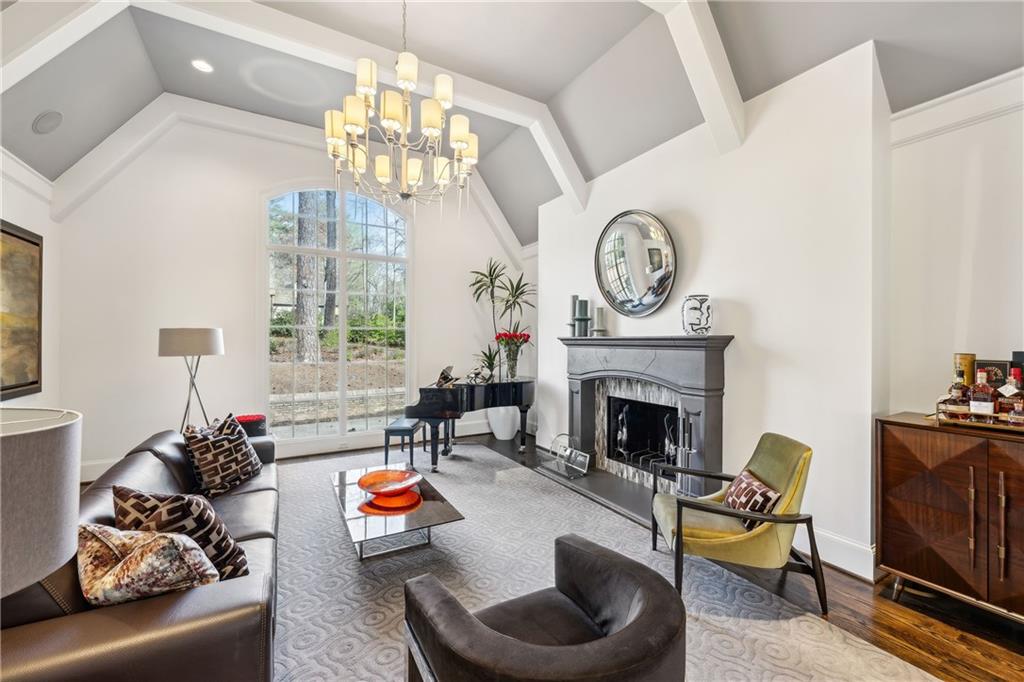 105 Kingston Manor Northeast Atlanta, GA 30342 - Photo 14 of 104