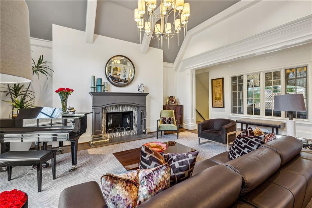 105 Kingston Manor Northeast Atlanta, GA 30342 - Photo 15 of 104