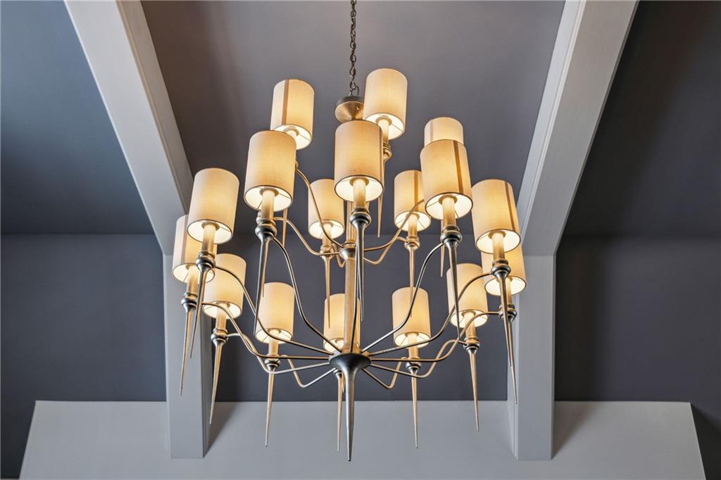 105 Kingston Manor Northeast Atlanta, GA 30342 - Photo 16 of 104