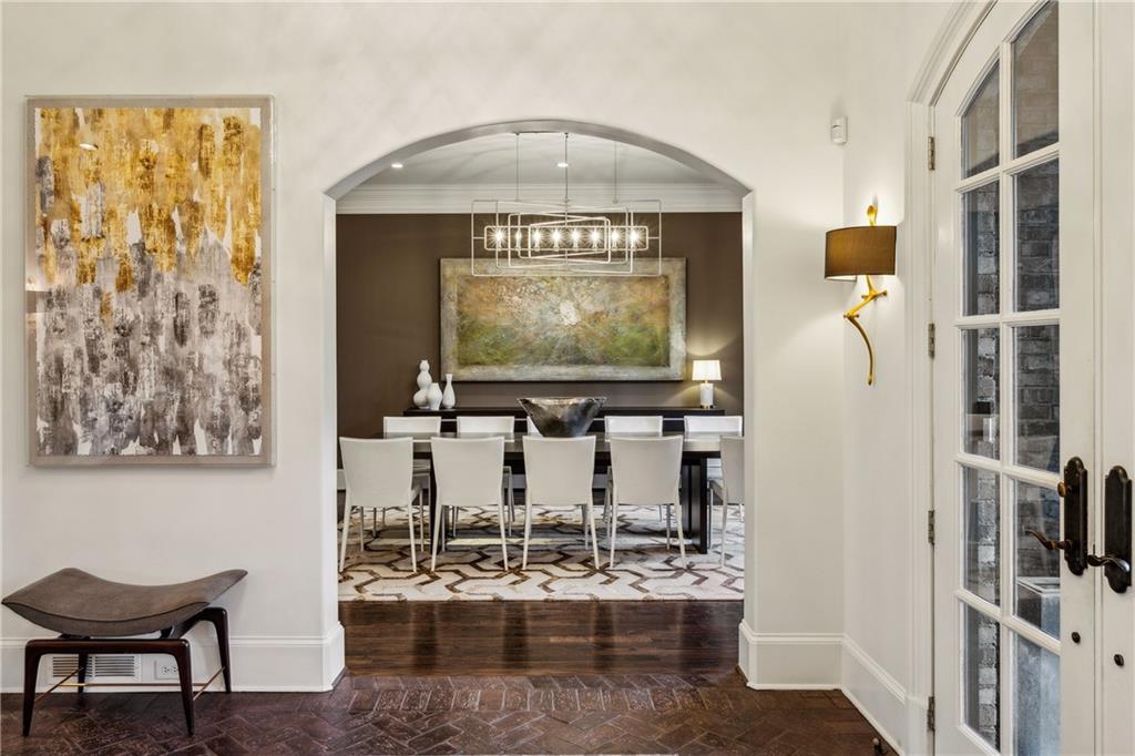 105 Kingston Manor Northeast Atlanta, GA 30342 - Photo 20 of 104