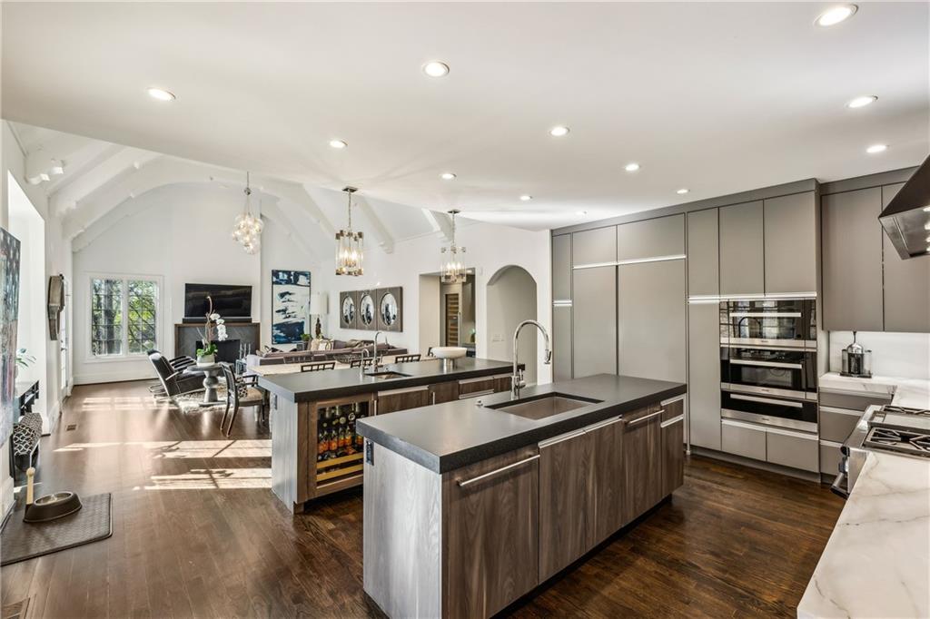 105 Kingston Manor Northeast Atlanta, GA 30342 - Photo 23 of 104