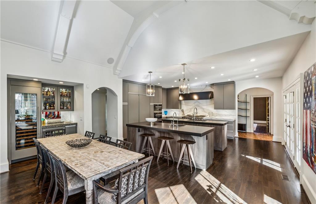 105 Kingston Manor Northeast Atlanta, GA 30342 - Photo 27 of 104