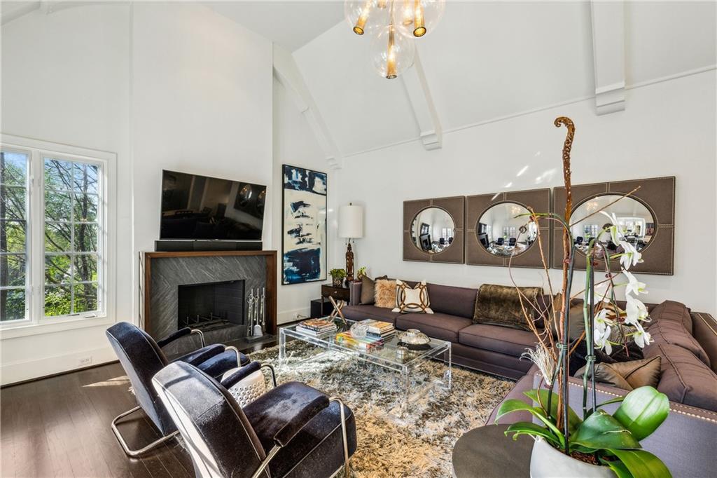 105 Kingston Manor Northeast Atlanta, GA 30342 - Photo 31 of 104