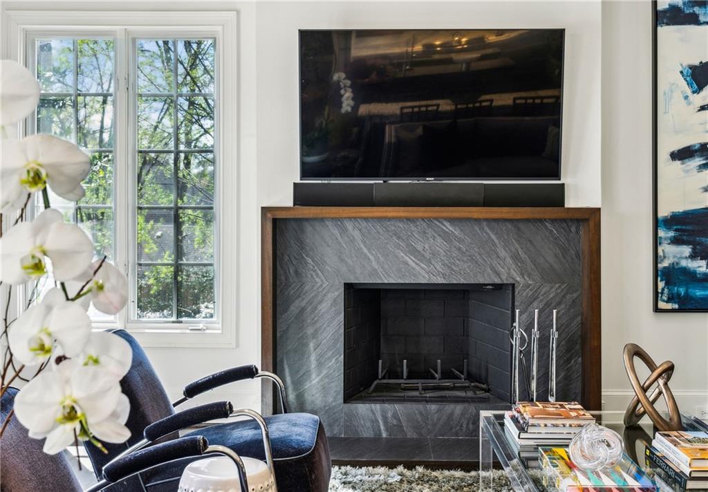 105 Kingston Manor Northeast Atlanta, GA 30342 - Photo 32 of 104