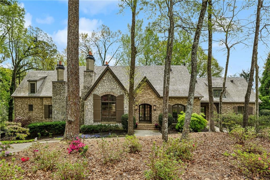 105 Kingston Manor Northeast Atlanta, GA 30342 - Photo 4 of 104