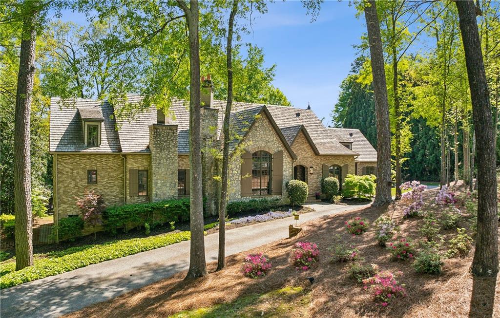 105 Kingston Manor Northeast Atlanta, GA 30342 - Photo 5 of 104