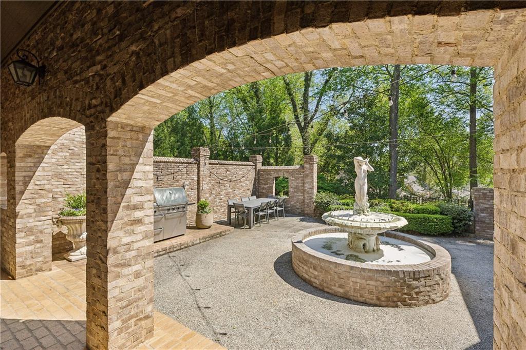 105 Kingston Manor Northeast Atlanta, GA 30342 - Photo 77 of 104