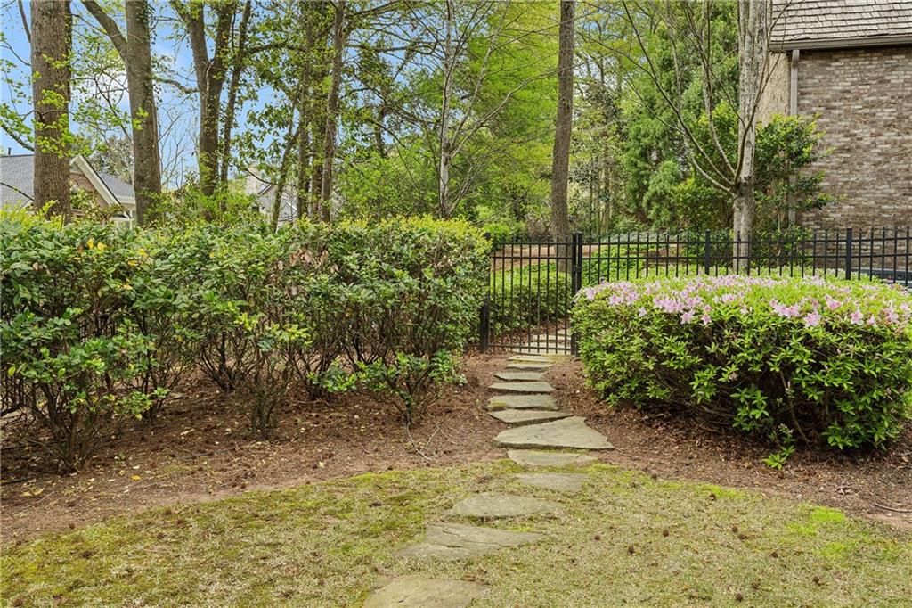 105 Kingston Manor Northeast Atlanta, GA 30342 - Photo 89 of 104