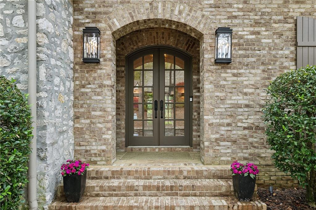 105 Kingston Manor Northeast Atlanta, GA 30342 - Photo 10 of 104