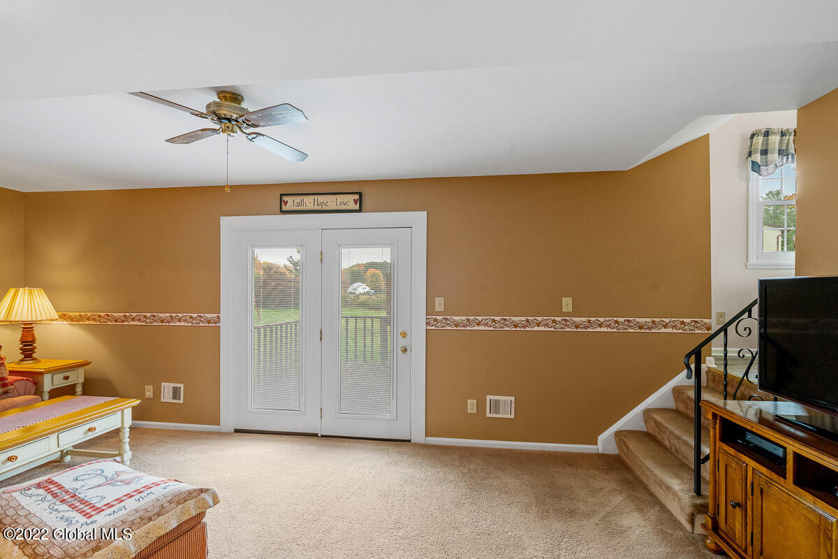 28 Rolling Hills Road Schenectady, NY 12309 - Photo 19 of 48 28 Rolling Hills Road Schenectady NY 019