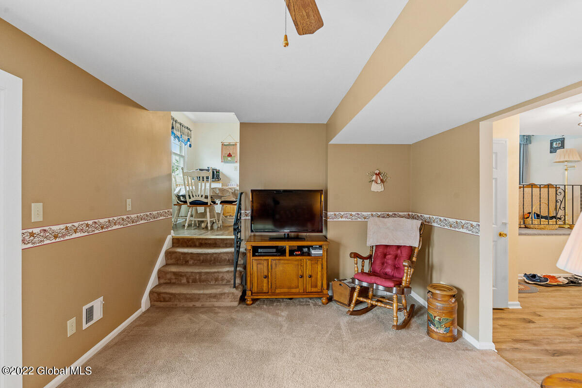 28 Rolling Hills Road Schenectady, NY 12309 - Photo 22 of 48 28 Rolling Hills Road Schenectady NY 022