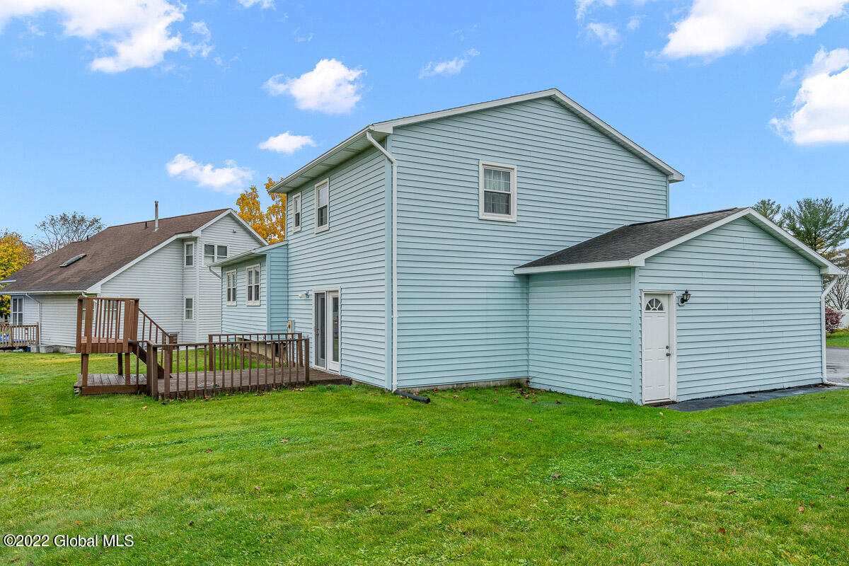 28 Rolling Hills Road Schenectady, NY 12309 - Photo 7 of 48 28 Rolling Hills Road Schenectady NY 007
