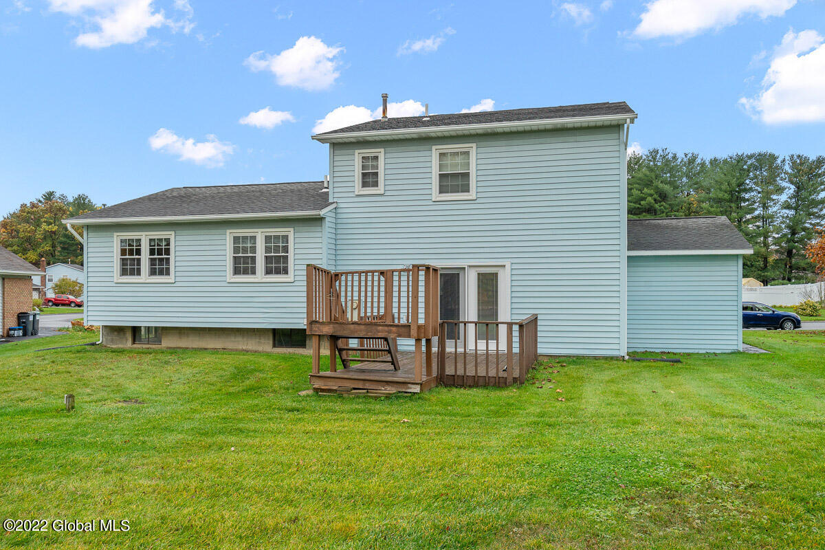28 Rolling Hills Road Schenectady, NY 12309 - Photo 8 of 48 28 Rolling Hills Road Schenectady NY 008