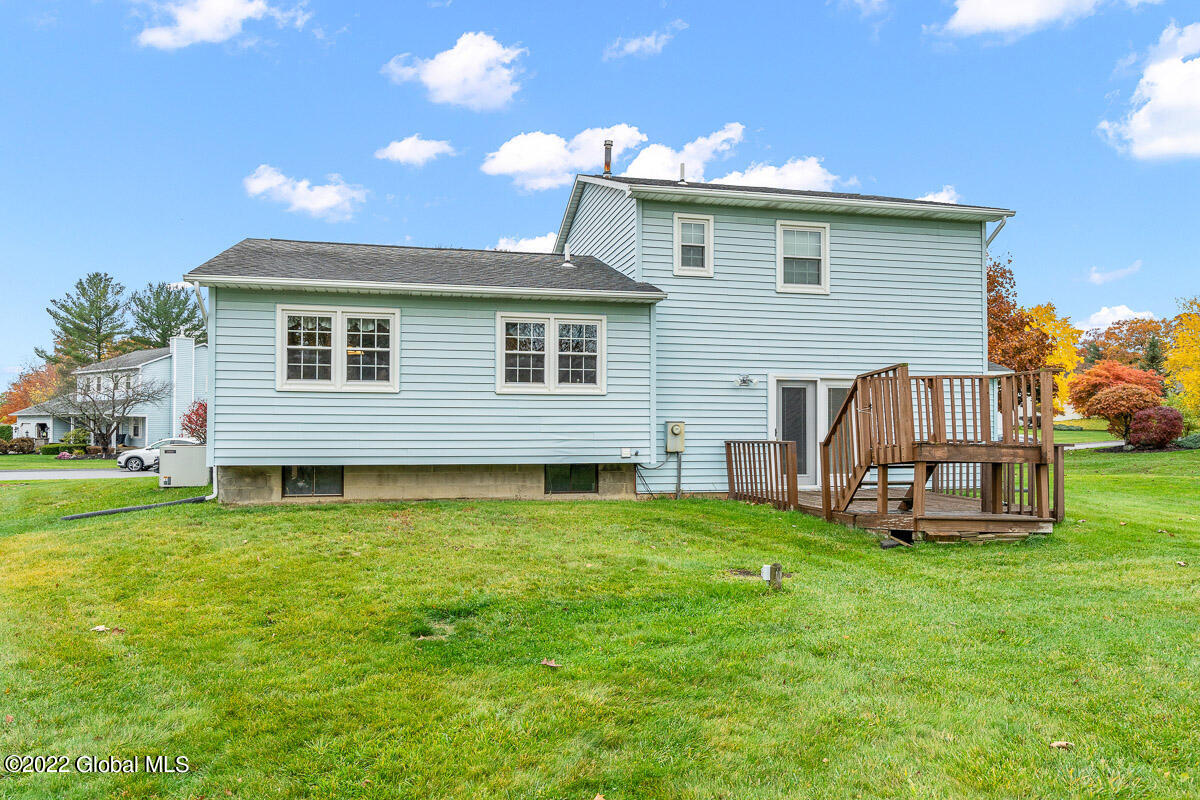 28 Rolling Hills Road Schenectady, NY 12309 - Photo 10 of 48 28 Rolling Hills Road Schenectady NY 010