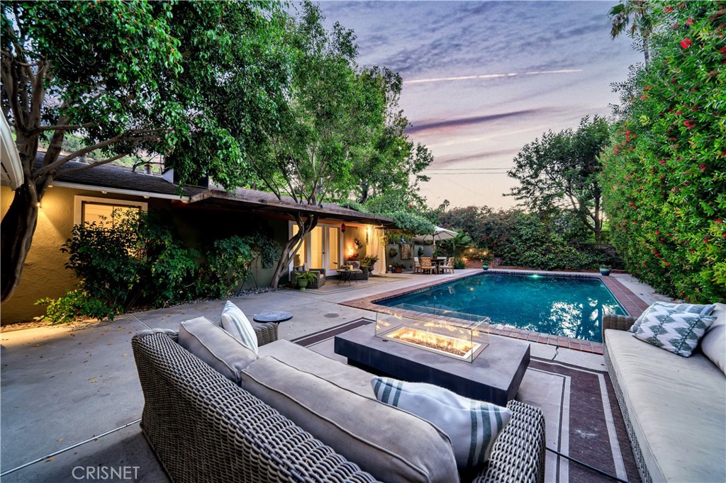 3667 Willowcrest Avenue Studio City, CA 91604 - Photo 28 of 49 a view of patio with couches and a fire pit